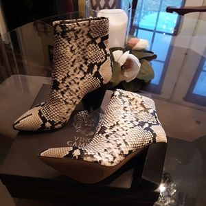 Vince camuto